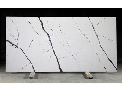 แผ่นหินควอตซ์ที่ดูเหมือนหินอ่อนสีขาว Calacatta