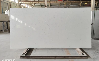สีขาวมีเส้นเล็ก ๆ Carrara Quartz Slab